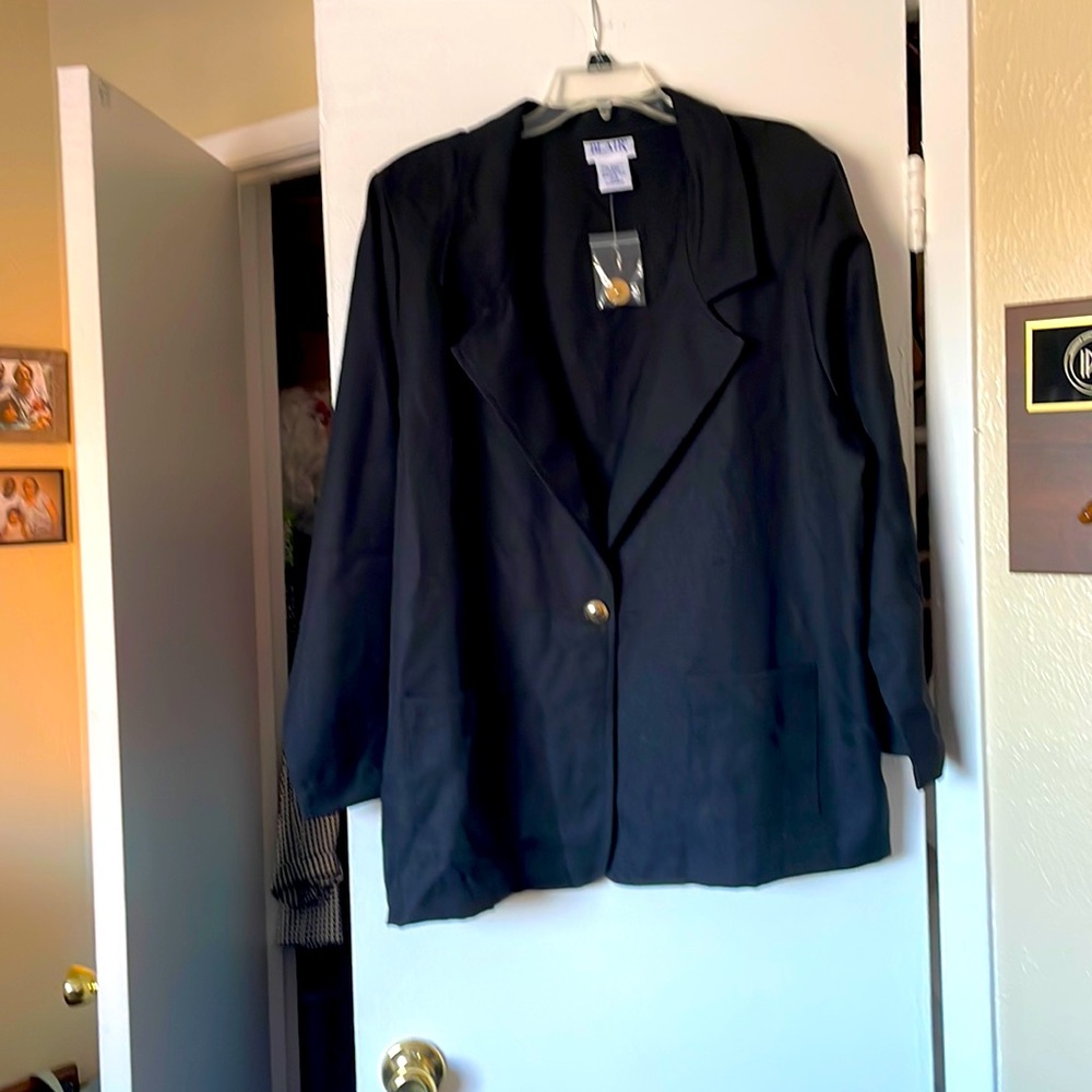Black light weight blazer